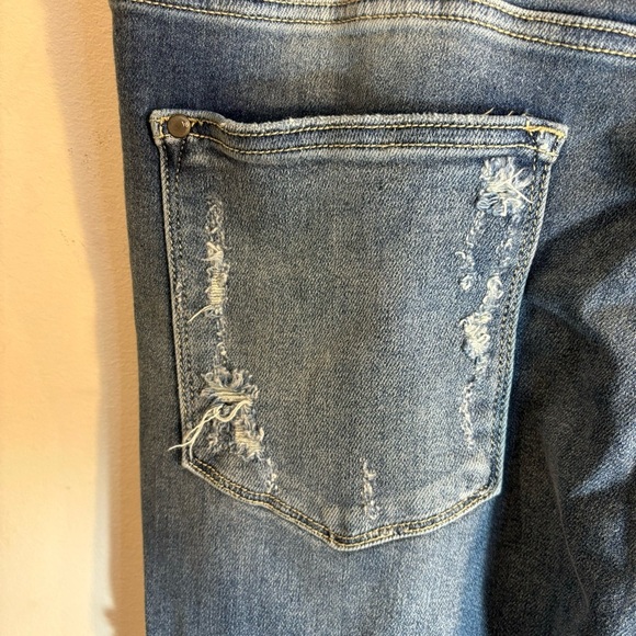 JUDY BLUE Sz 18W Jeans Distressed Raw Hem Straight Leg High Rise Mid-Wash NEW - Picture 12 of 16